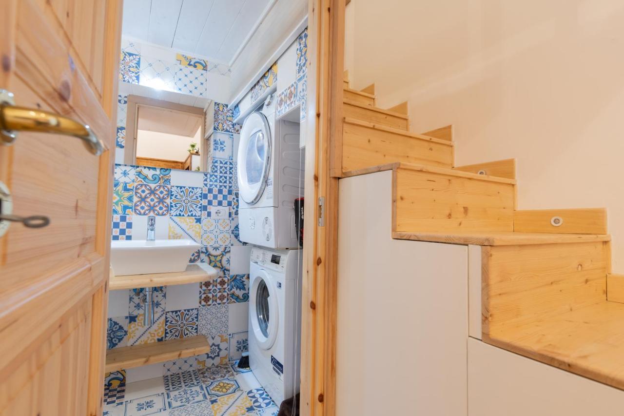 Casa Materdei Apartment Наполи Екстериор снимка